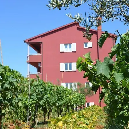 Apartment Roza *